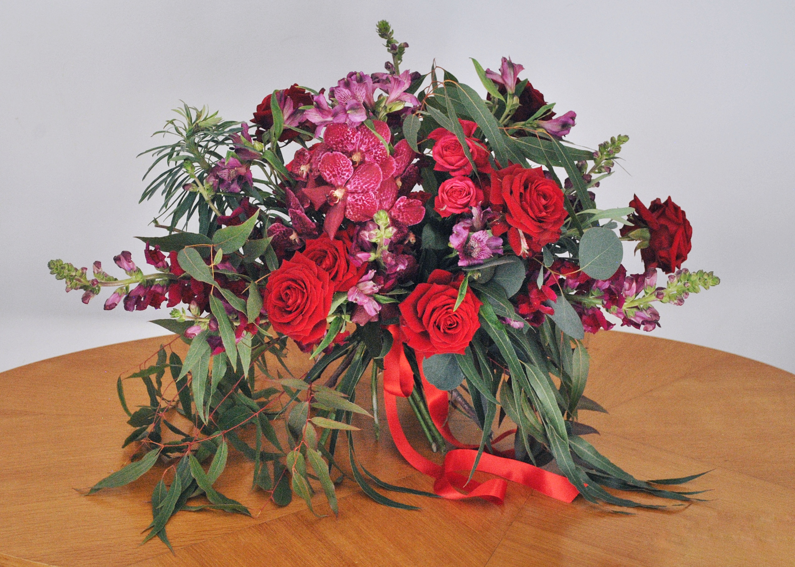 Fleurs mariage Beziers, bouquet de mariage Beziers, fleurs mariage Narbonne, fleuriste mariage haut de gamme Sète Fleuriste Spécialiste mariage Béziers, expertise florale pour fleurs de deuil Béziers, Narbonne, Pézenas. Fleuriste Haut de gamme, mariage et bouquet de mariée sur mesure. Atelier Floral Béziers